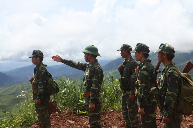 Cờ Tổ quốc nối biển đảo với biên cương - ảnh 5